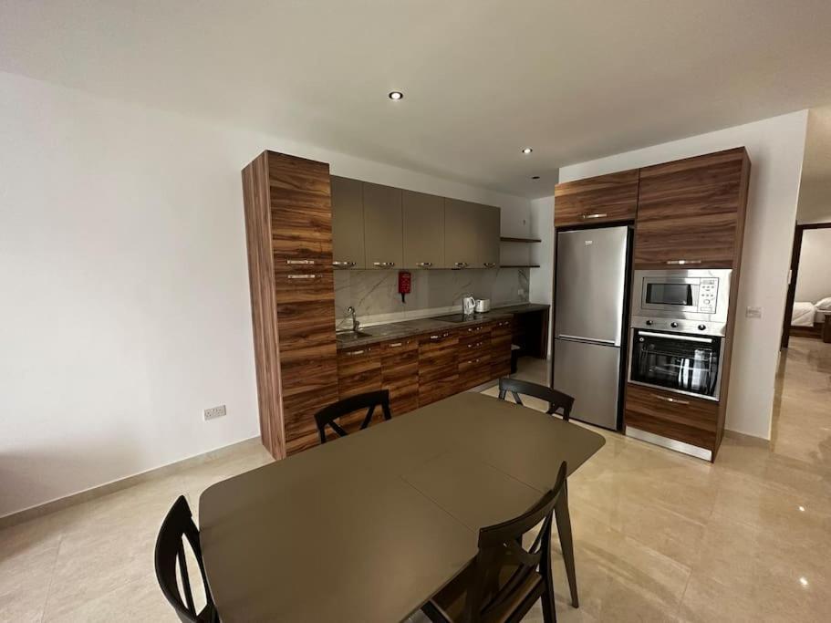 Bright 1 Bedroom Apartment In Noah Apartments, Gzira Buitenkant foto